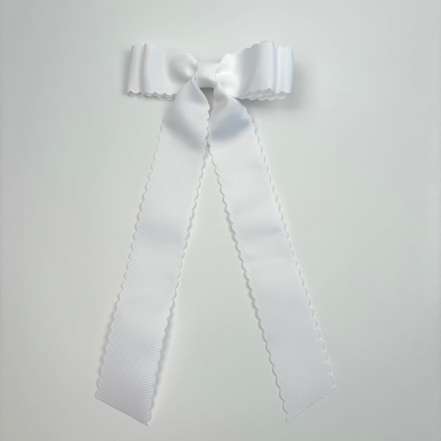 A Summer Collection White Scalloped Bow