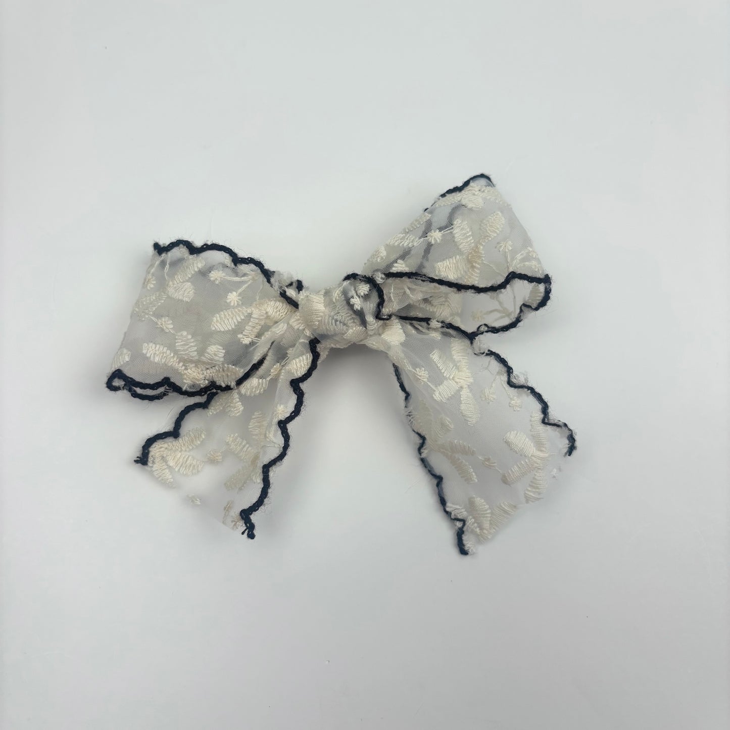 A Fall Collection Lace Cream Mini Bow